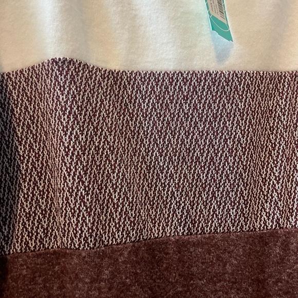 Pink Clover‎ White Knit Top - Picture 2 of 7